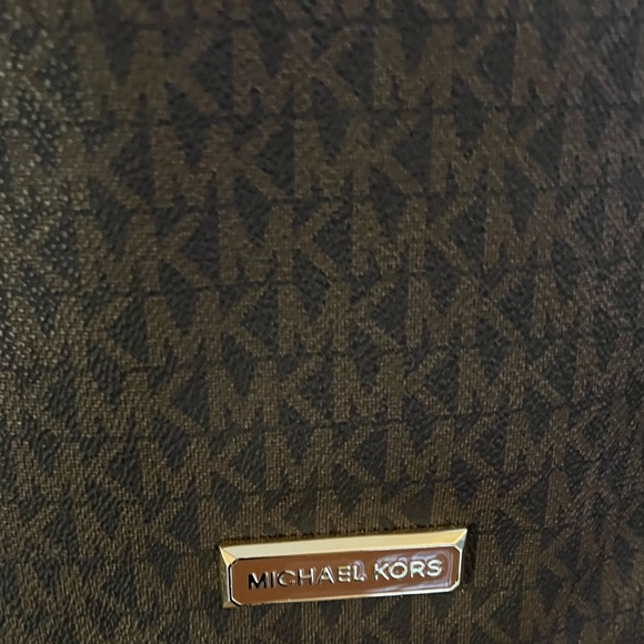 !!NWOT!!! Michael Kors Signature Brown/Tan Handbag (w/o tag) - Picture 5 of 9